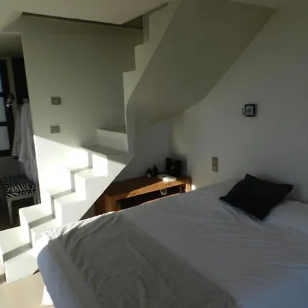 Sleeps 6 Air Con Wifi