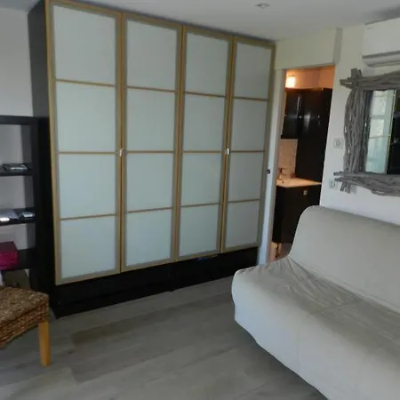 Sleeps 6 Air Con Wifi Appartement Cannes