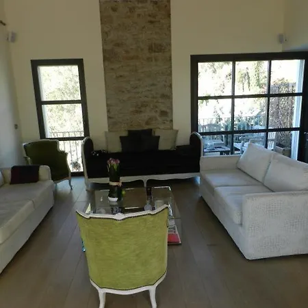 Sleeps 6 Air Con Wifi Appartement Cannes
