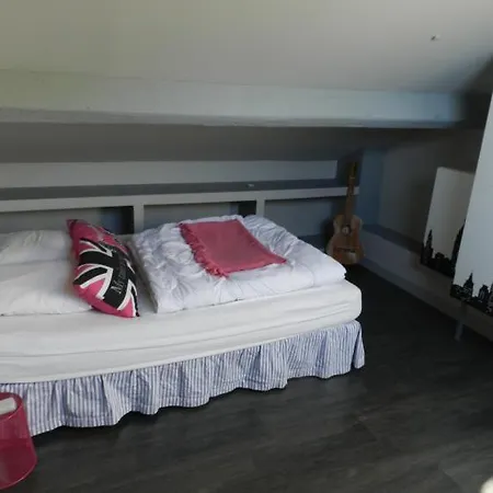 Sleeps 6 Air Con Wifi *